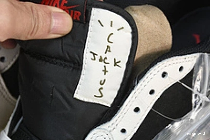 Hyperoad AIR TRAVIS 1 SCOTT X Olive JORDAN OG LOW 0805